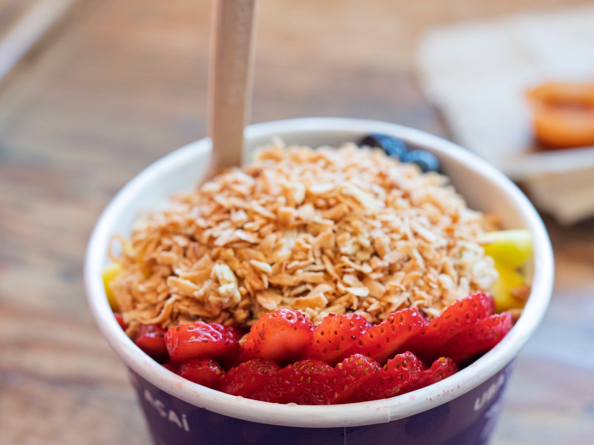Açaí cremoso com frutas